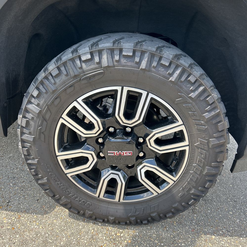 2025 GMC Sierra 2500HD AT4