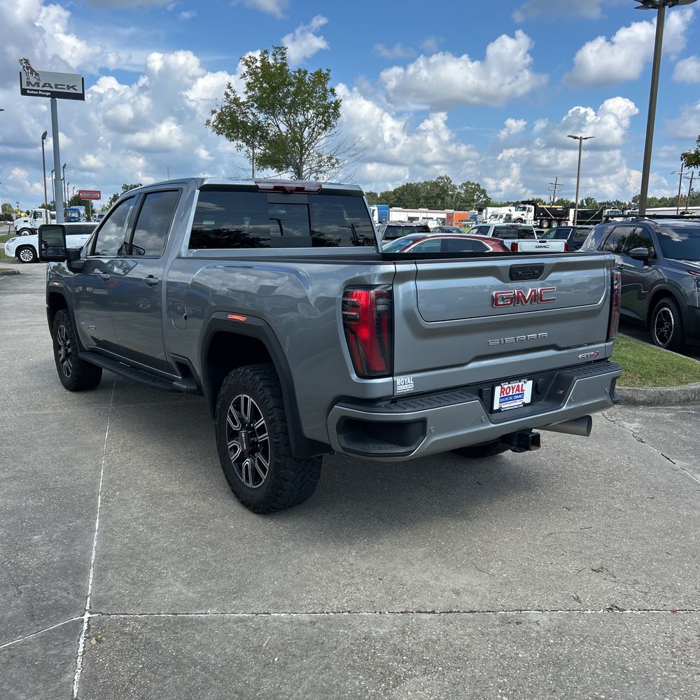 2025 GMC Sierra 2500HD AT4