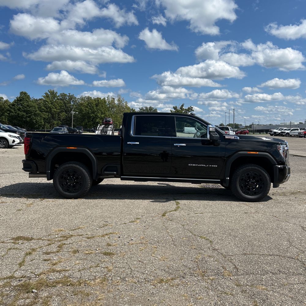 2025 GMC Sierra 2500 Denali