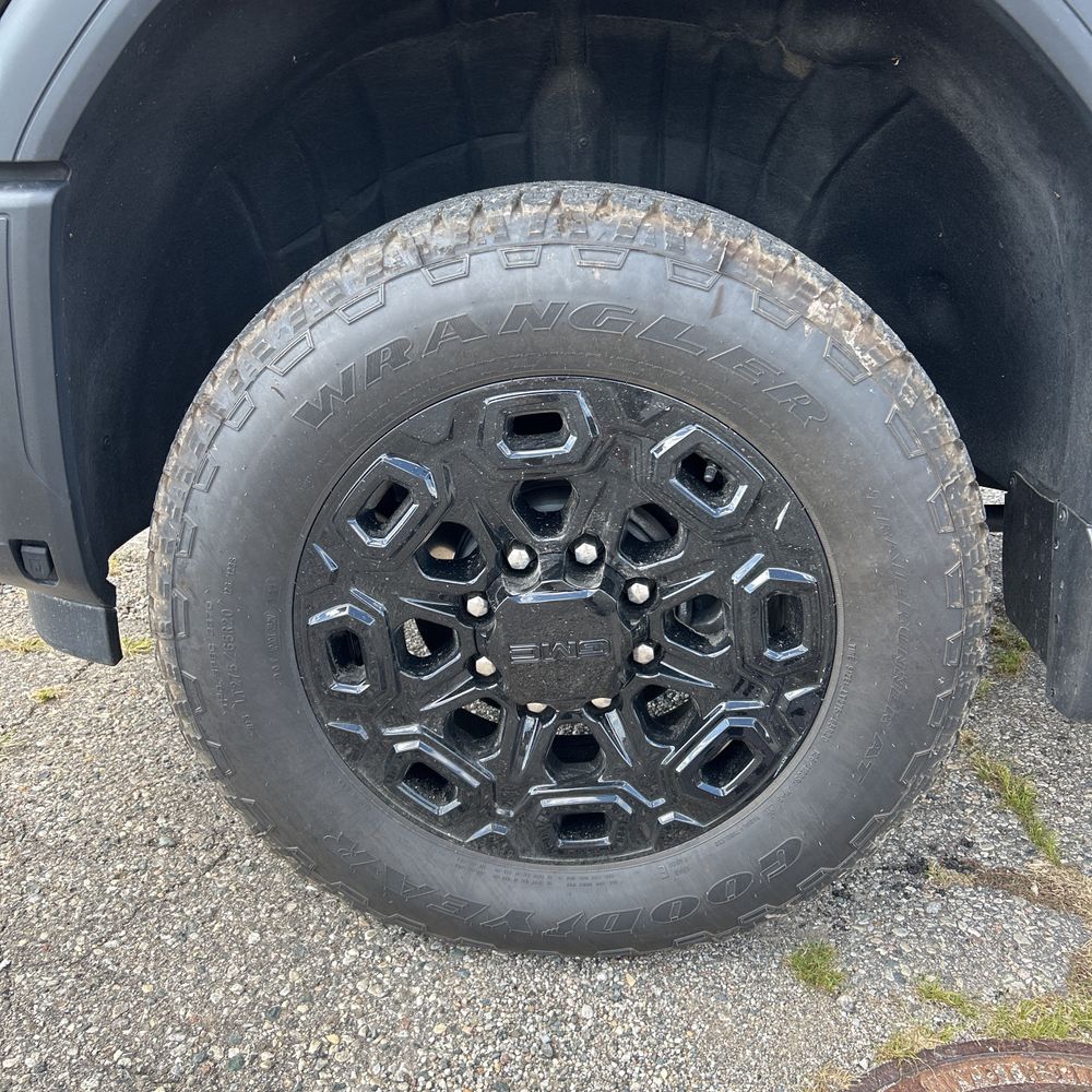 2025 GMC Sierra 2500 Denali