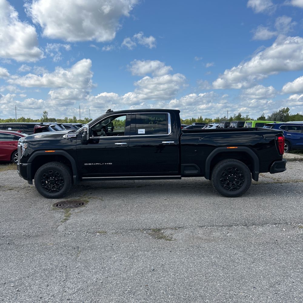 2025 GMC Sierra 2500 Denali
