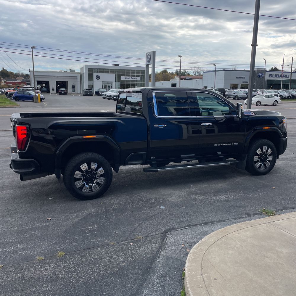 2025 GMC Sierra 2500HD Denali