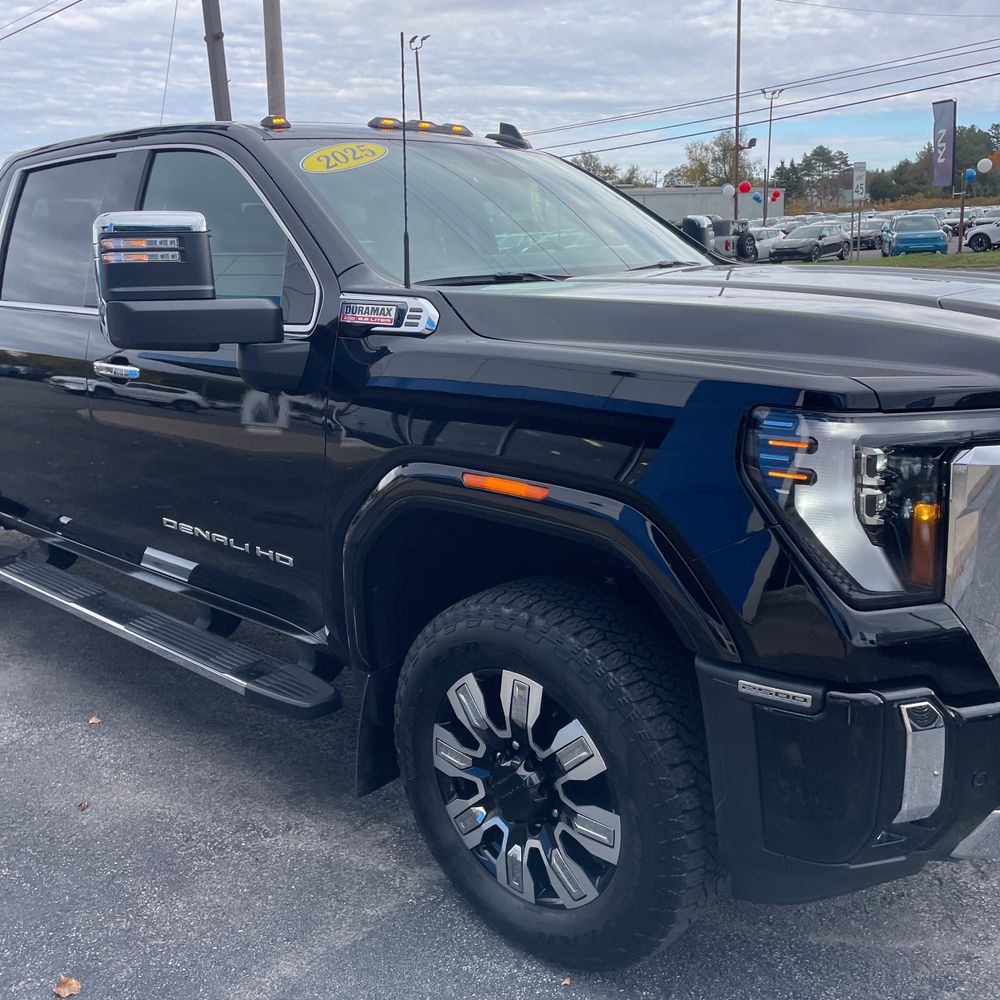 2025 GMC Sierra 2500HD Denali