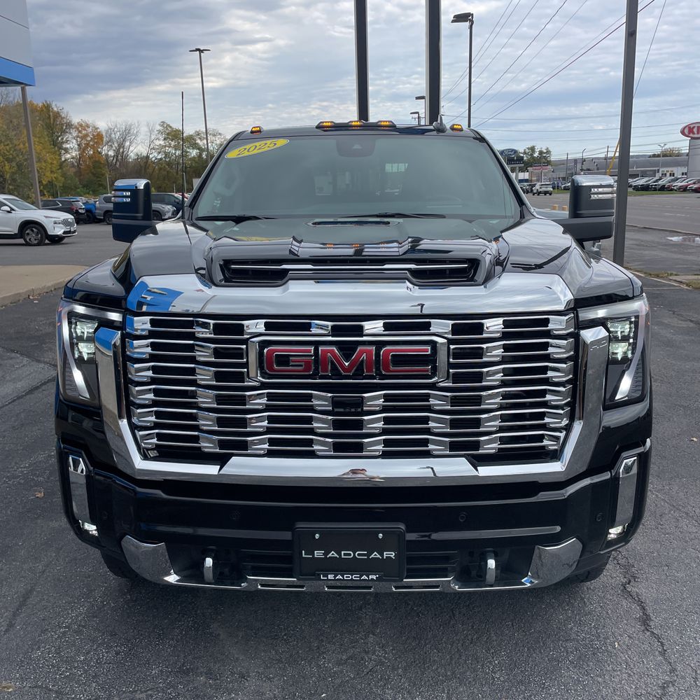 2025 GMC Sierra 2500HD Denali