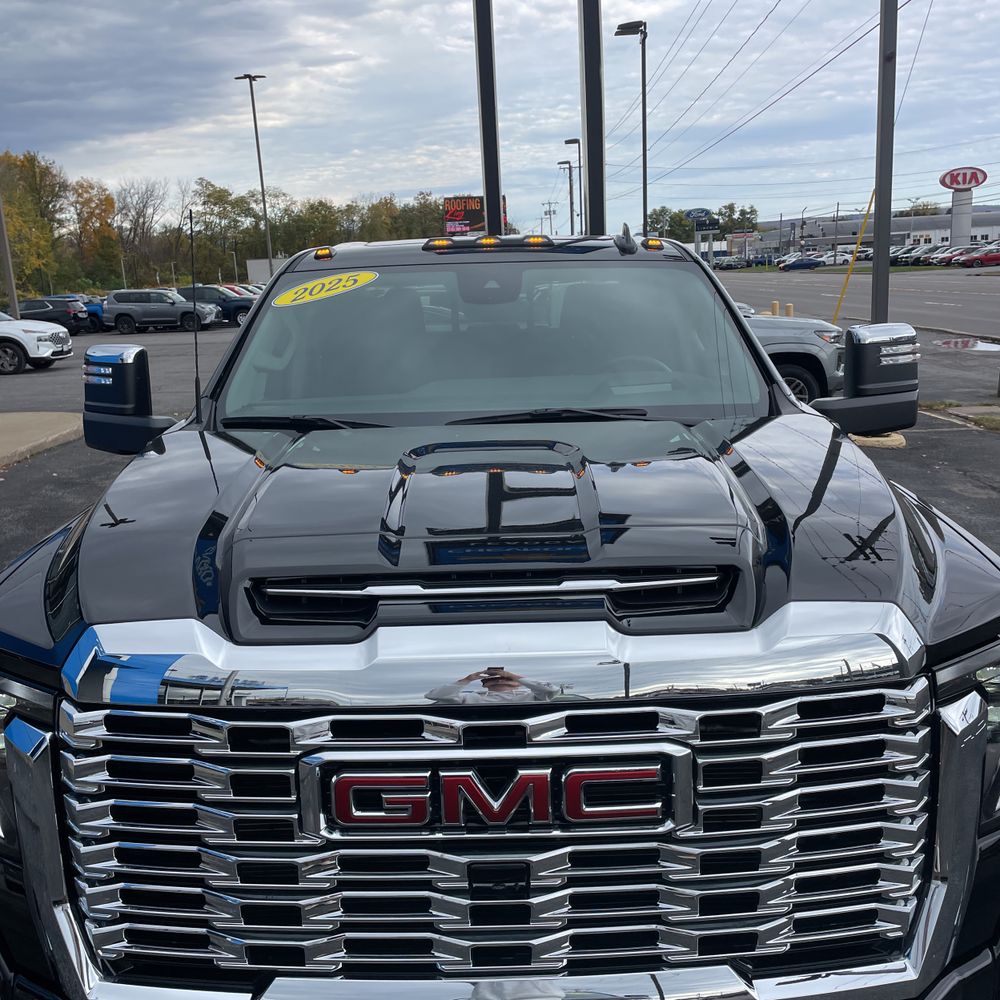 2025 GMC Sierra 2500HD Denali