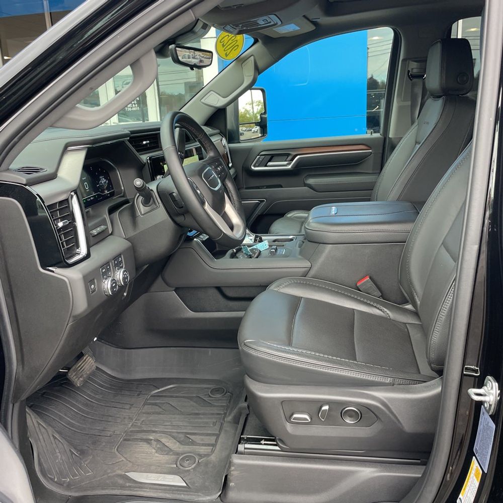 2025 GMC Sierra 2500HD Denali