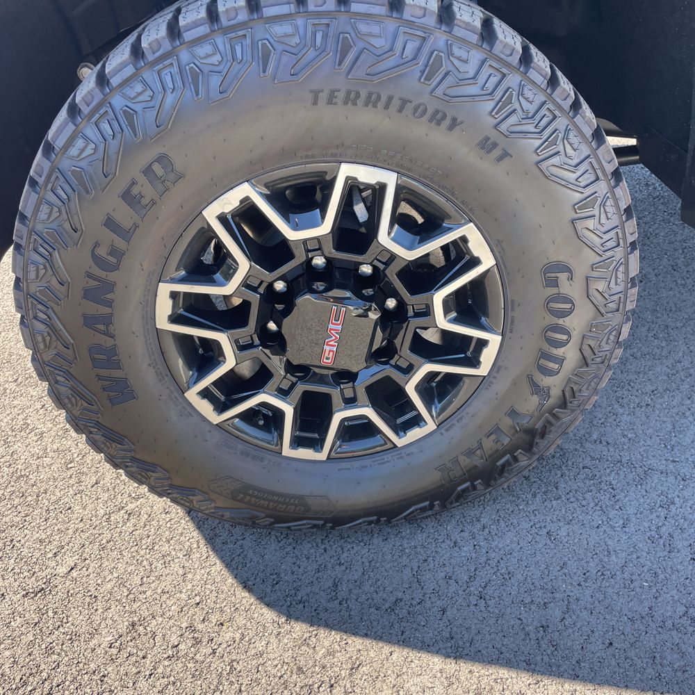 2025 GMC Sierra 2500HD AT4X