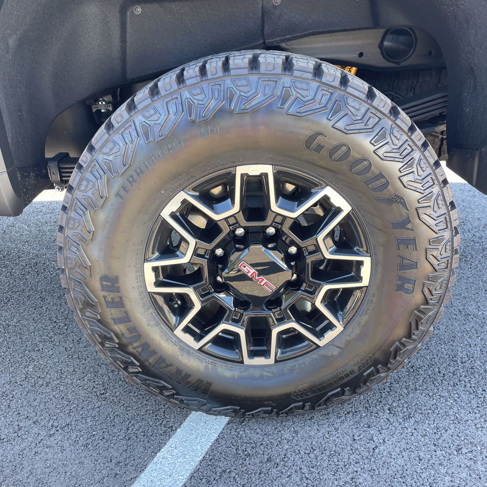 2025 GMC Sierra 2500HD AT4X
