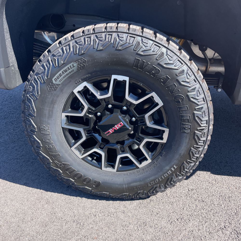 2025 GMC Sierra 2500HD AT4X
