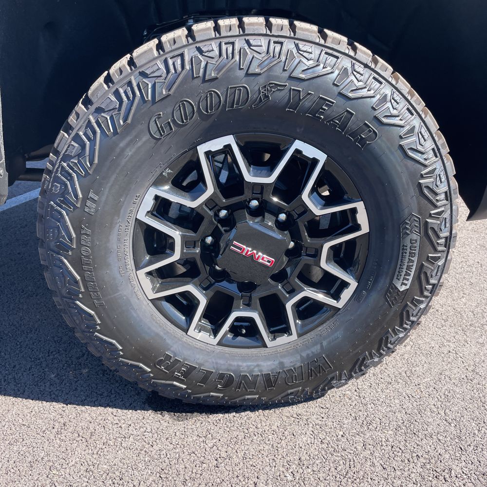 2025 GMC Sierra 2500HD AT4X