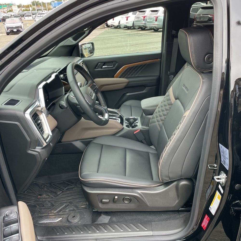 2025 GMC Canyon Denali