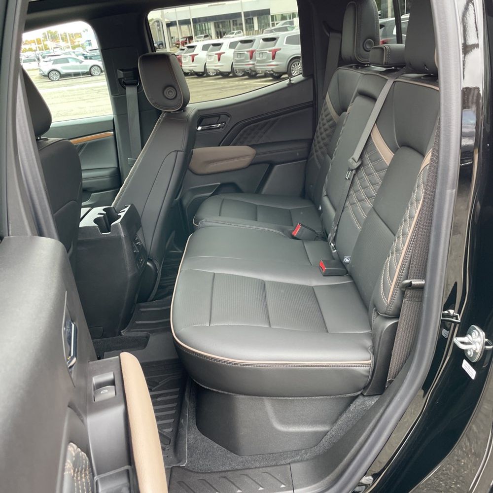 2025 GMC Canyon Denali