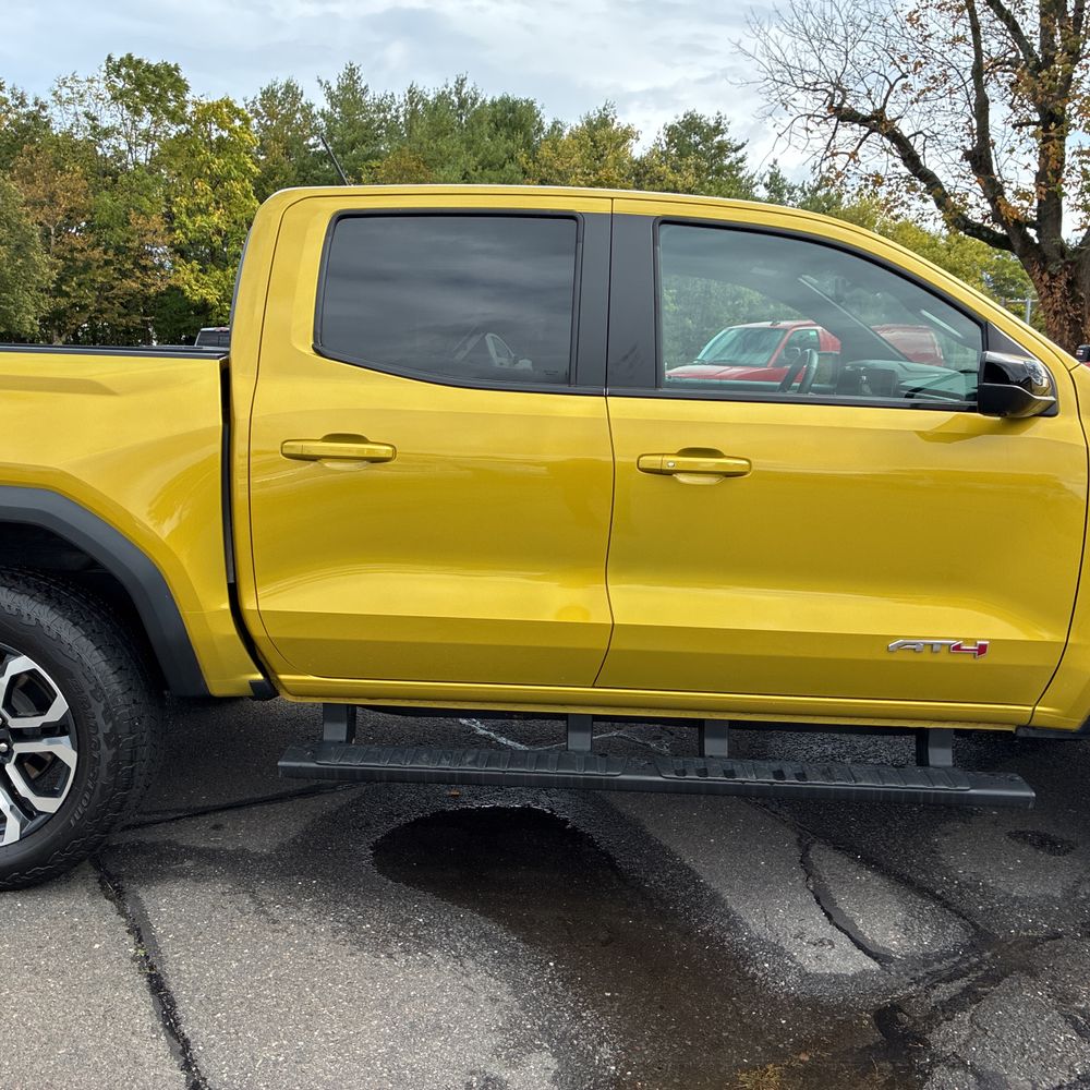 2023 GMC Canyon AT4