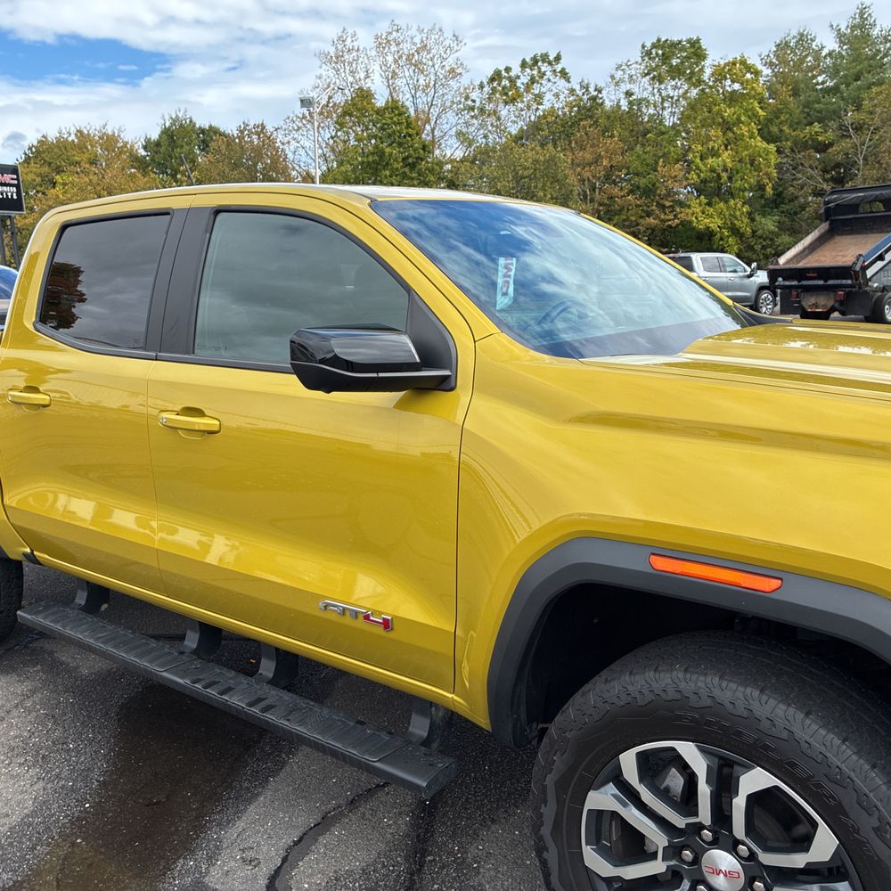 2023 GMC Canyon AT4