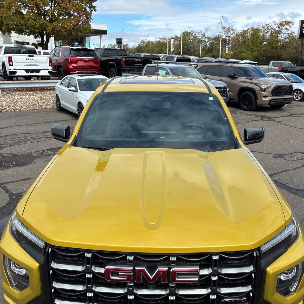 2023 GMC Canyon AT4