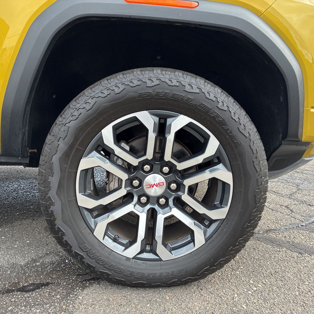 2023 GMC Canyon AT4