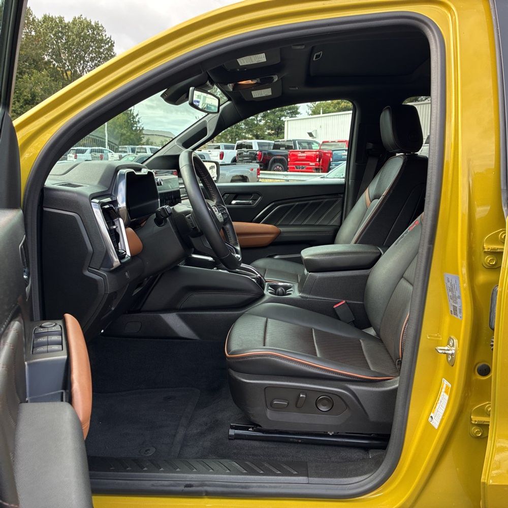 2023 GMC Canyon AT4
