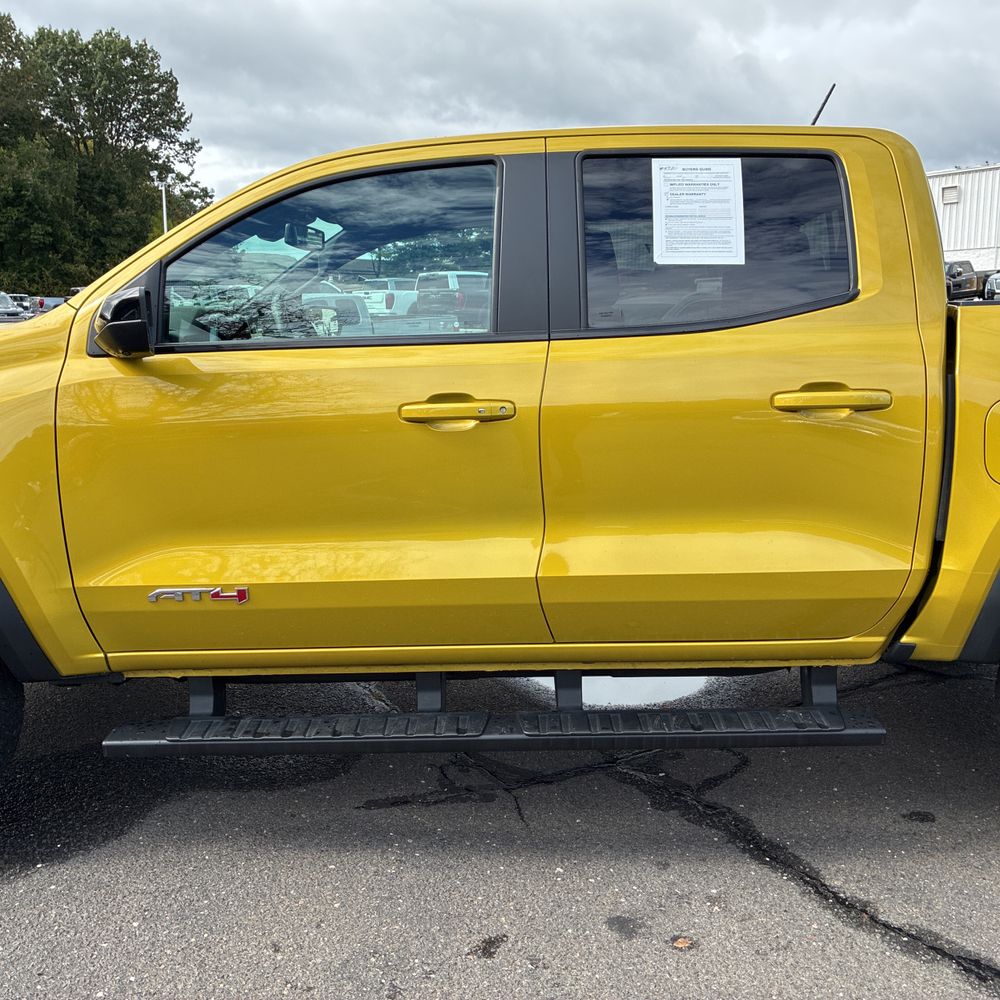 2023 GMC Canyon AT4