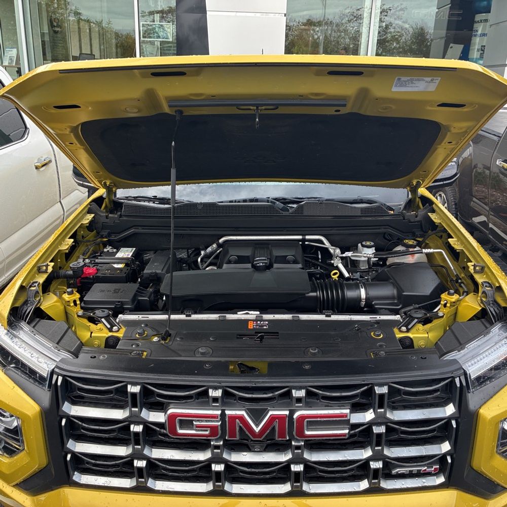 2023 GMC Canyon AT4