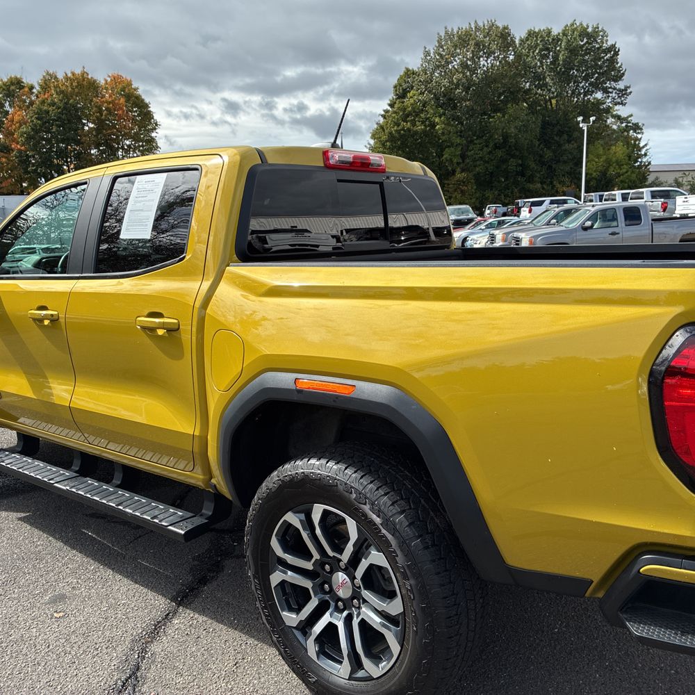 2023 GMC Canyon AT4