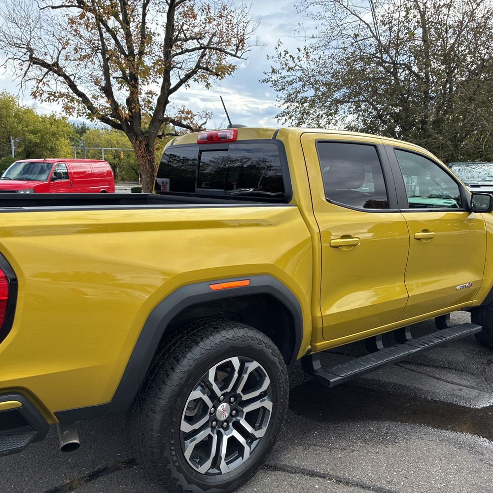 2023 GMC Canyon AT4
