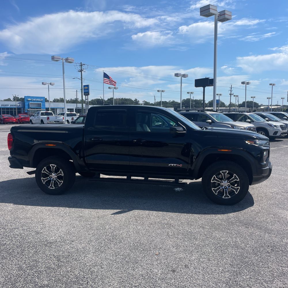 2023 GMC Canyon AT4
