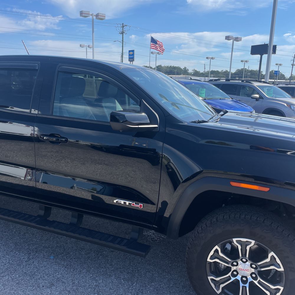 2023 GMC Canyon AT4