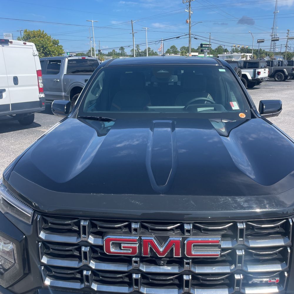 2023 GMC Canyon AT4