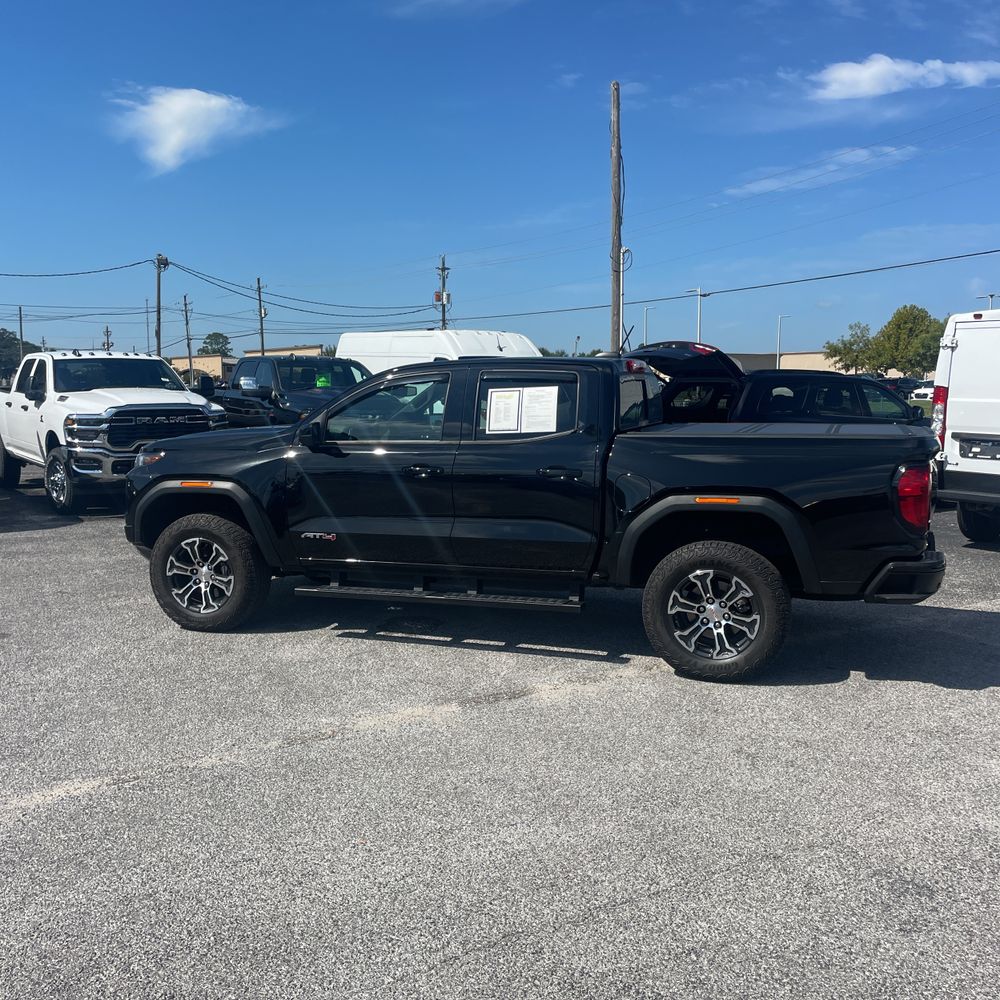 2023 GMC Canyon AT4