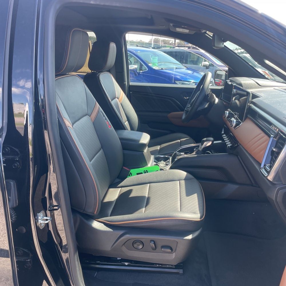 2023 GMC Canyon AT4