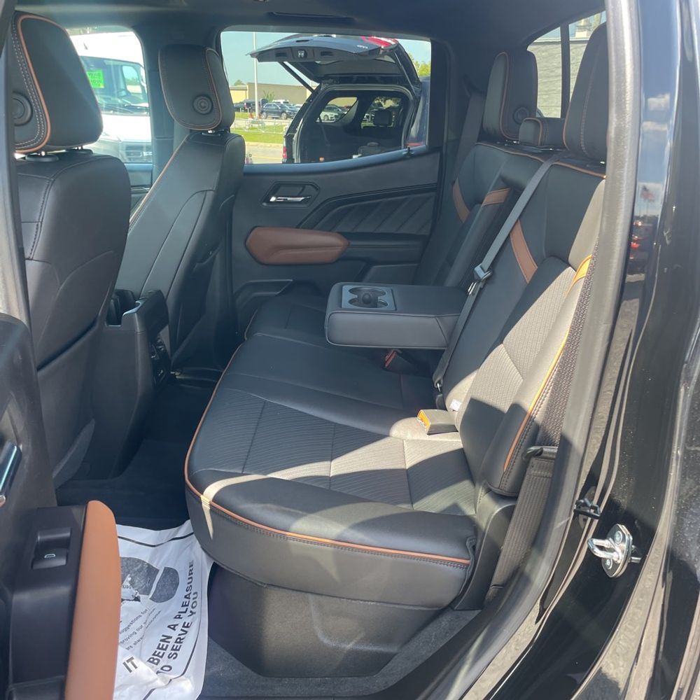 2023 GMC Canyon AT4