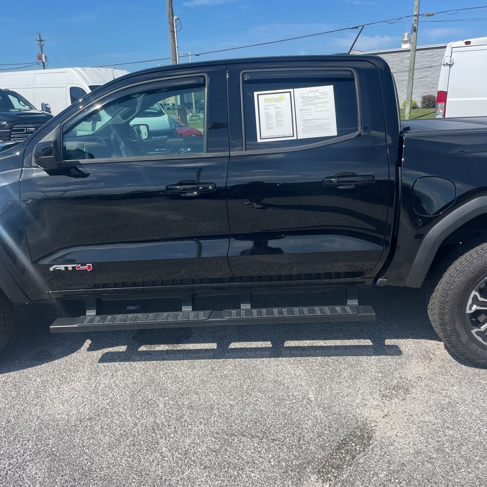 2023 GMC Canyon AT4