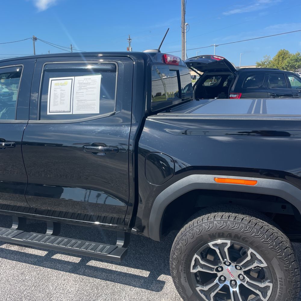 2023 GMC Canyon AT4