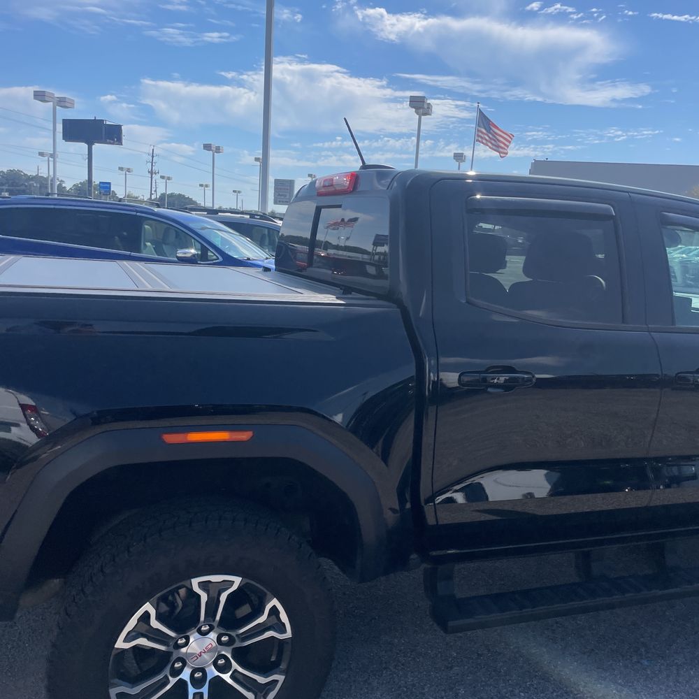 2023 GMC Canyon AT4