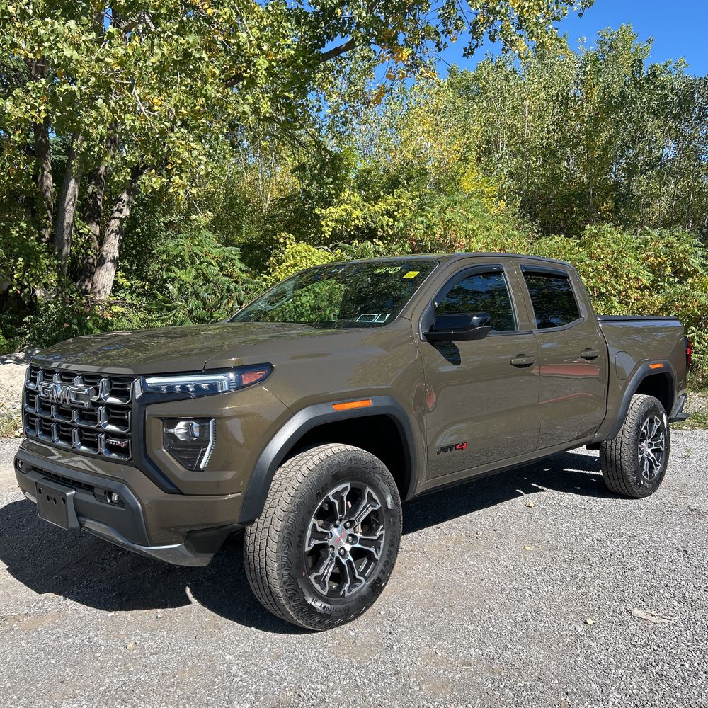 2024 GMC Canyon AT4