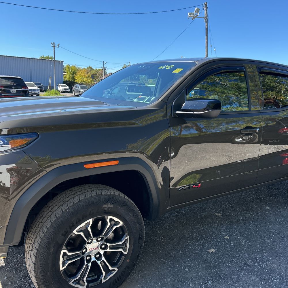 2024 GMC Canyon AT4