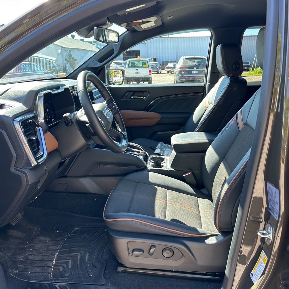 2024 GMC Canyon AT4