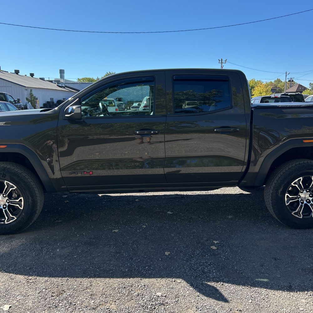 2024 GMC Canyon AT4