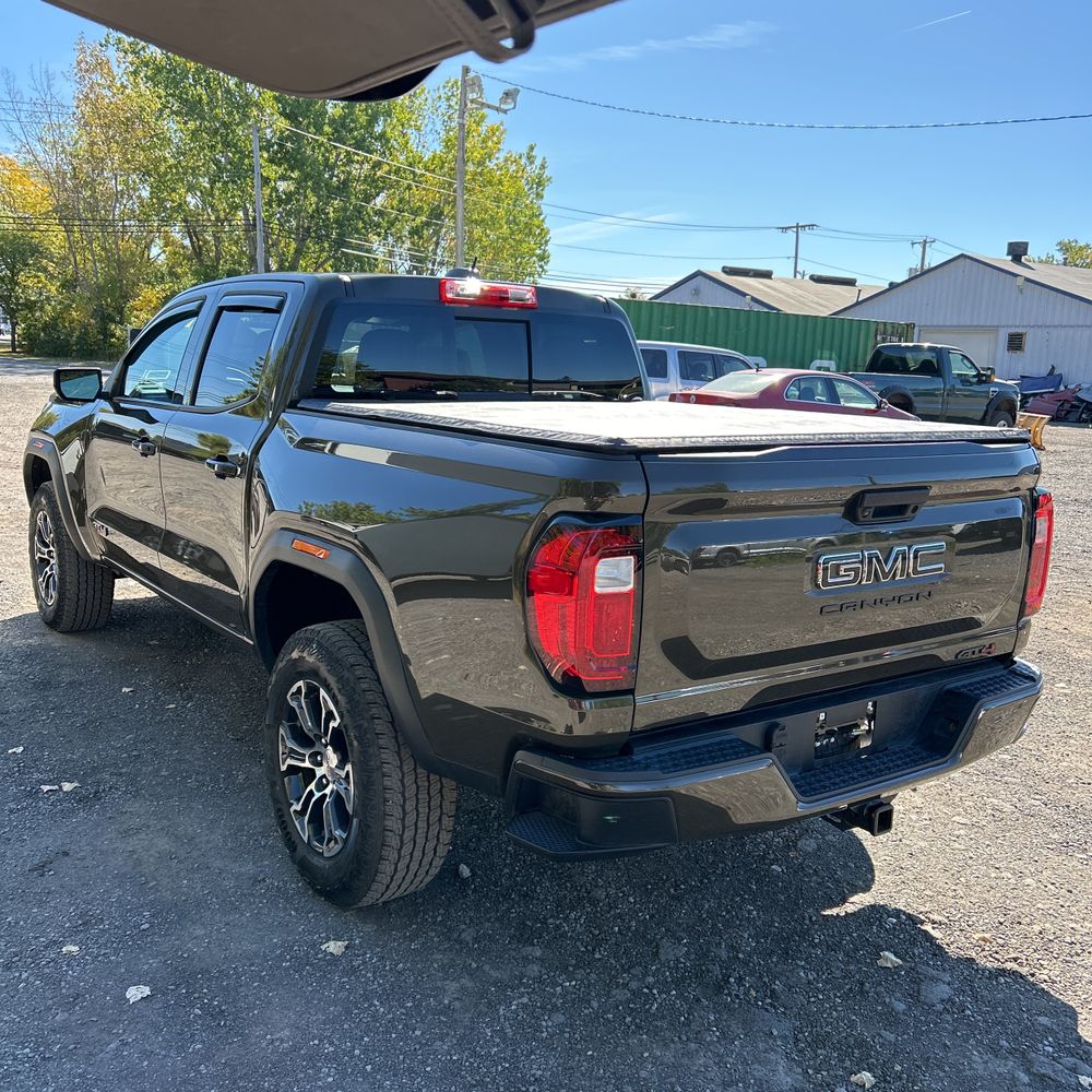 2024 GMC Canyon AT4