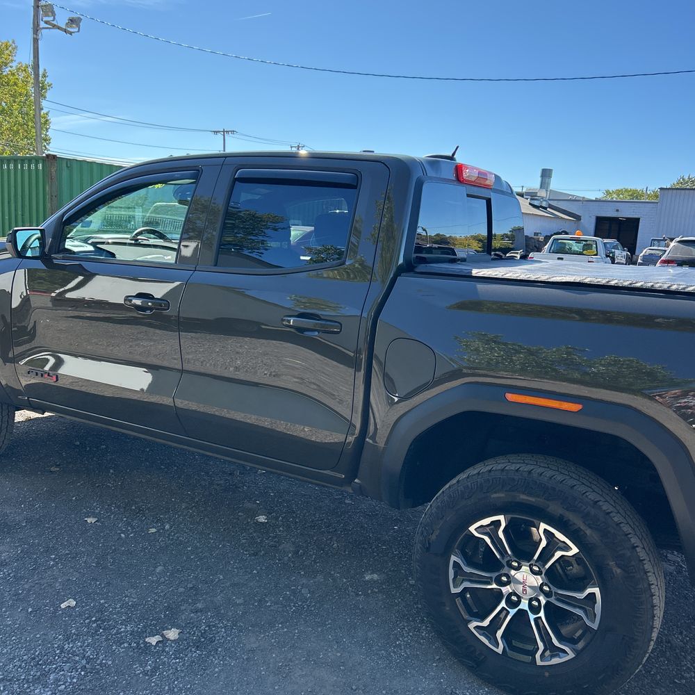 2024 GMC Canyon AT4