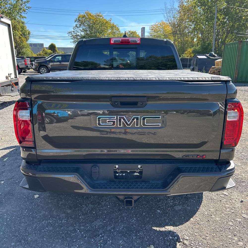 2024 GMC Canyon AT4