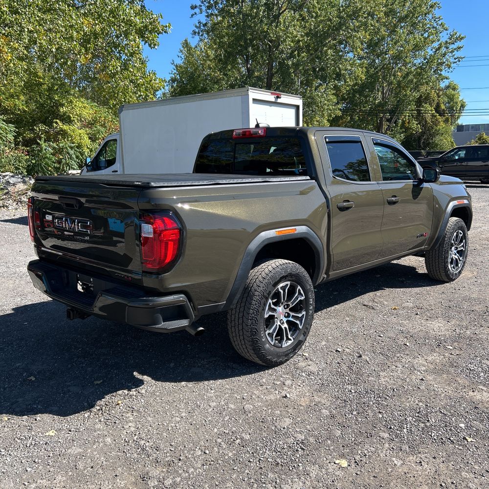 2024 GMC Canyon AT4