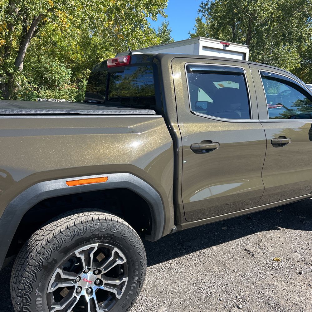 2024 GMC Canyon AT4