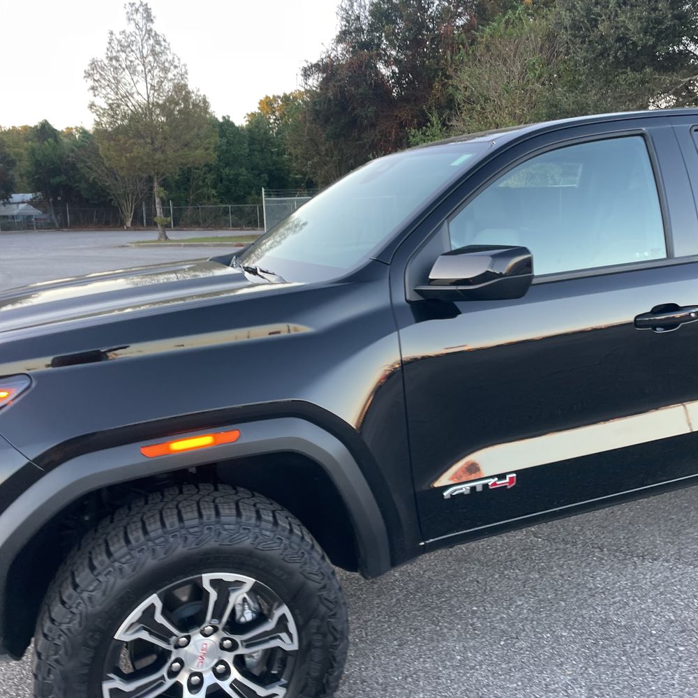 2024 GMC Canyon AT4