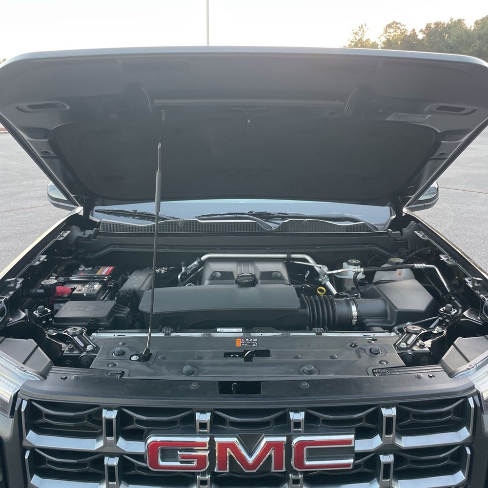 2024 GMC Canyon AT4