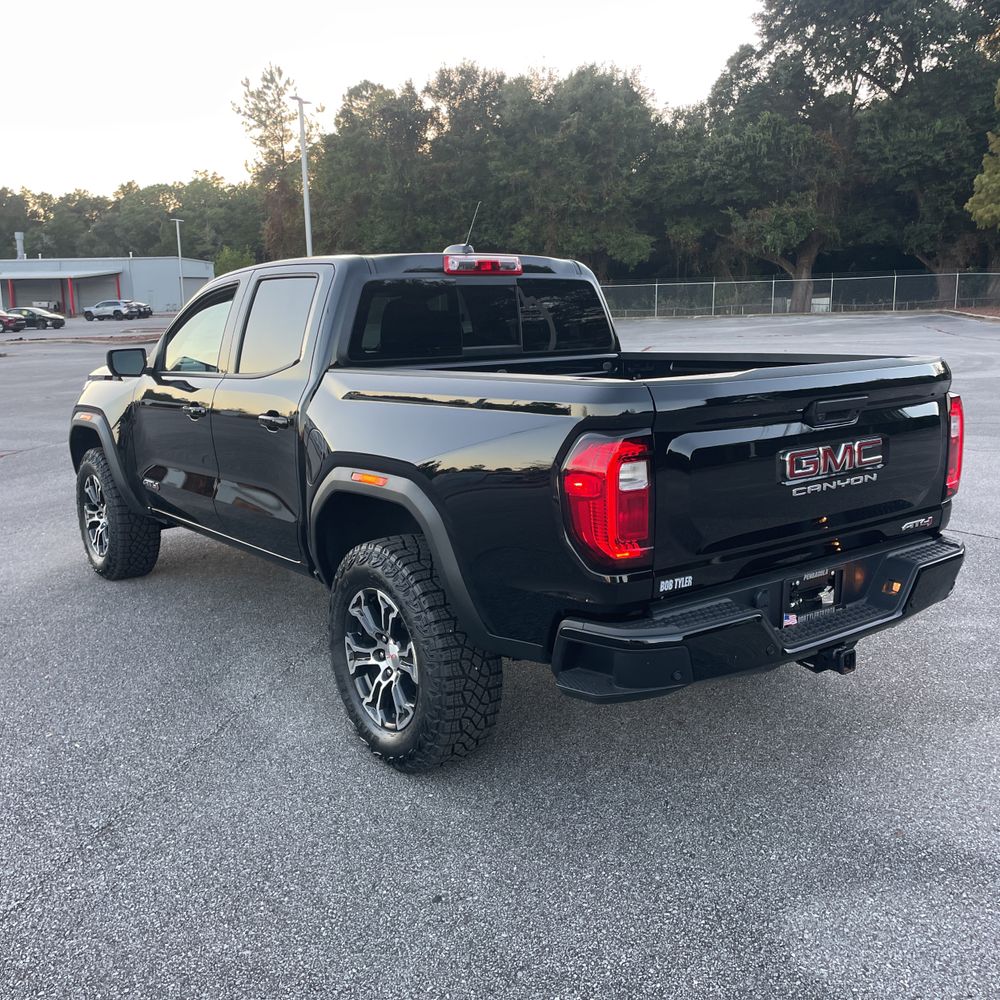 2024 GMC Canyon AT4