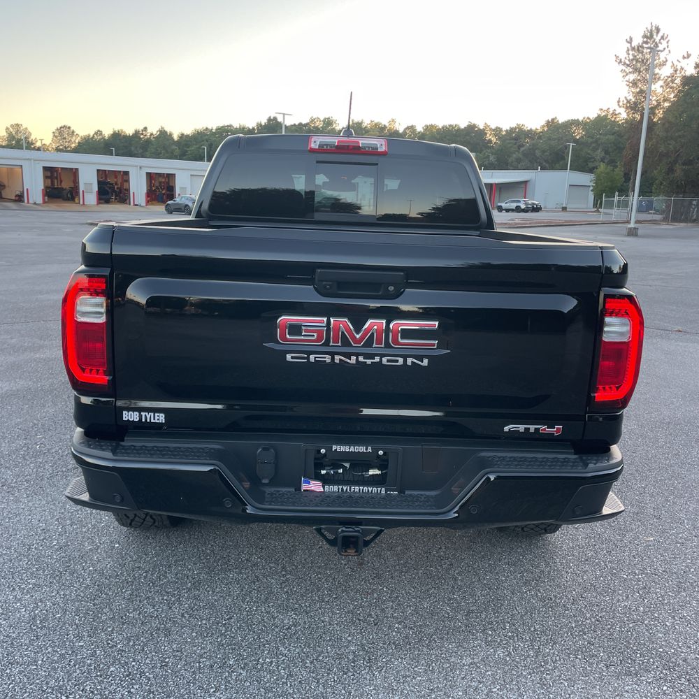 2024 GMC Canyon AT4