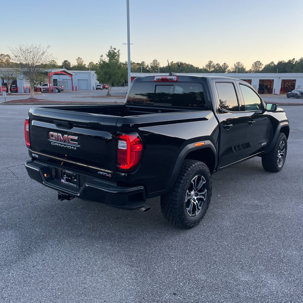 2024 GMC Canyon AT4