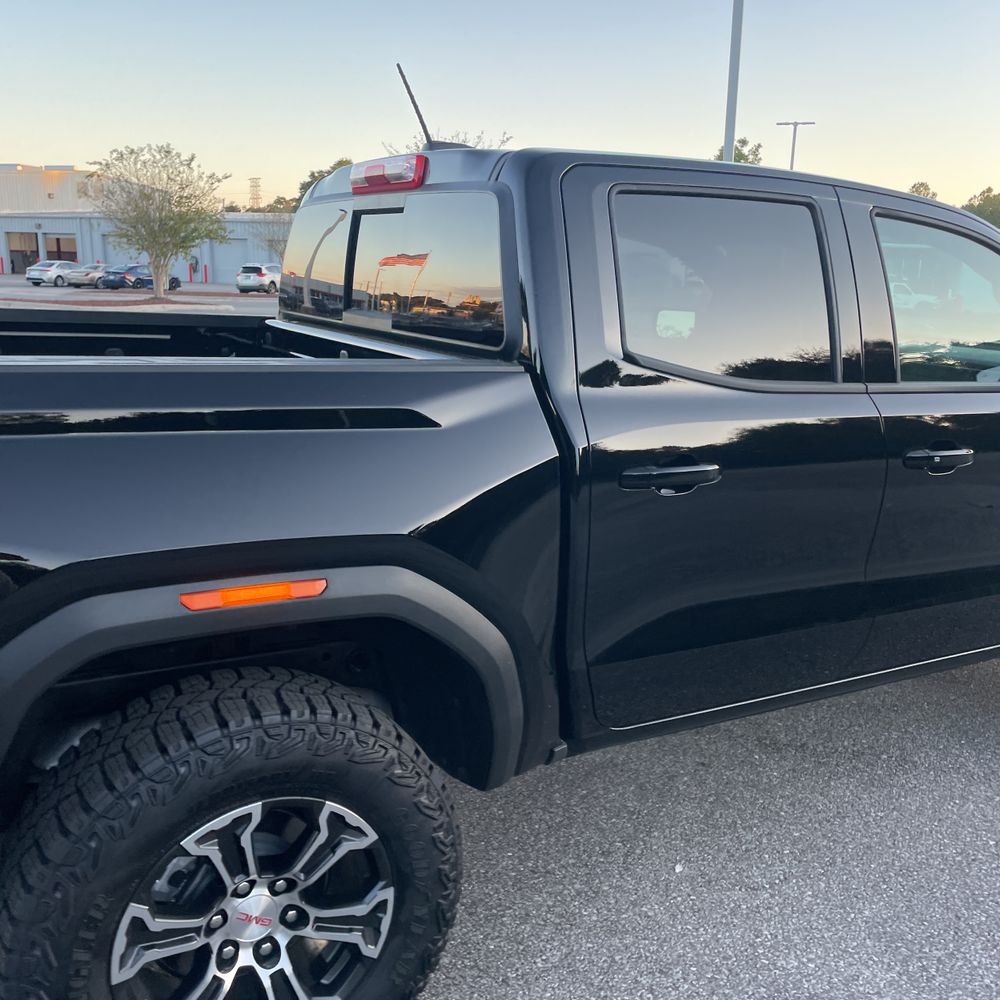 2024 GMC Canyon AT4