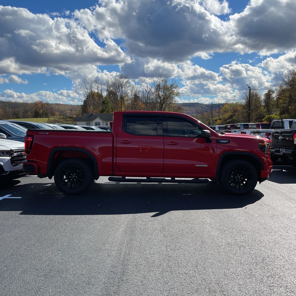 2025 GMC Sierra 1500 Elevation Standard